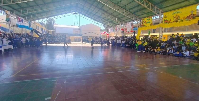 Los/as estudiantes participaron en diversas competencias culturales, deportivas y artísticas por el aniversario del colegio